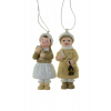 Figura fiú/lány poly 3*3*8cmH télikabátban akasztós barna/fehér