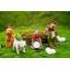 Figura jegesmedve gyapjú 12*4*9cm fenyőfával fehér