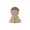 Figura kislány poly 4*4*7cm kapucnis sárga