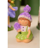 Figura kislány poly 10,4cm levendulával