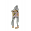 Figura lány ülő kerámia 6*5*9.2cm virággal szürke/rózsaszín
