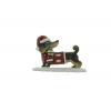 Figura szánkós kutya poly 7,5*2,5*4,5 cm  mikulás sapkában barna