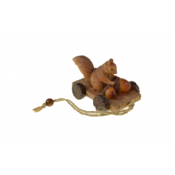 Figura mókus poly akasztós 7,8*5,5*5cm kocsin barna